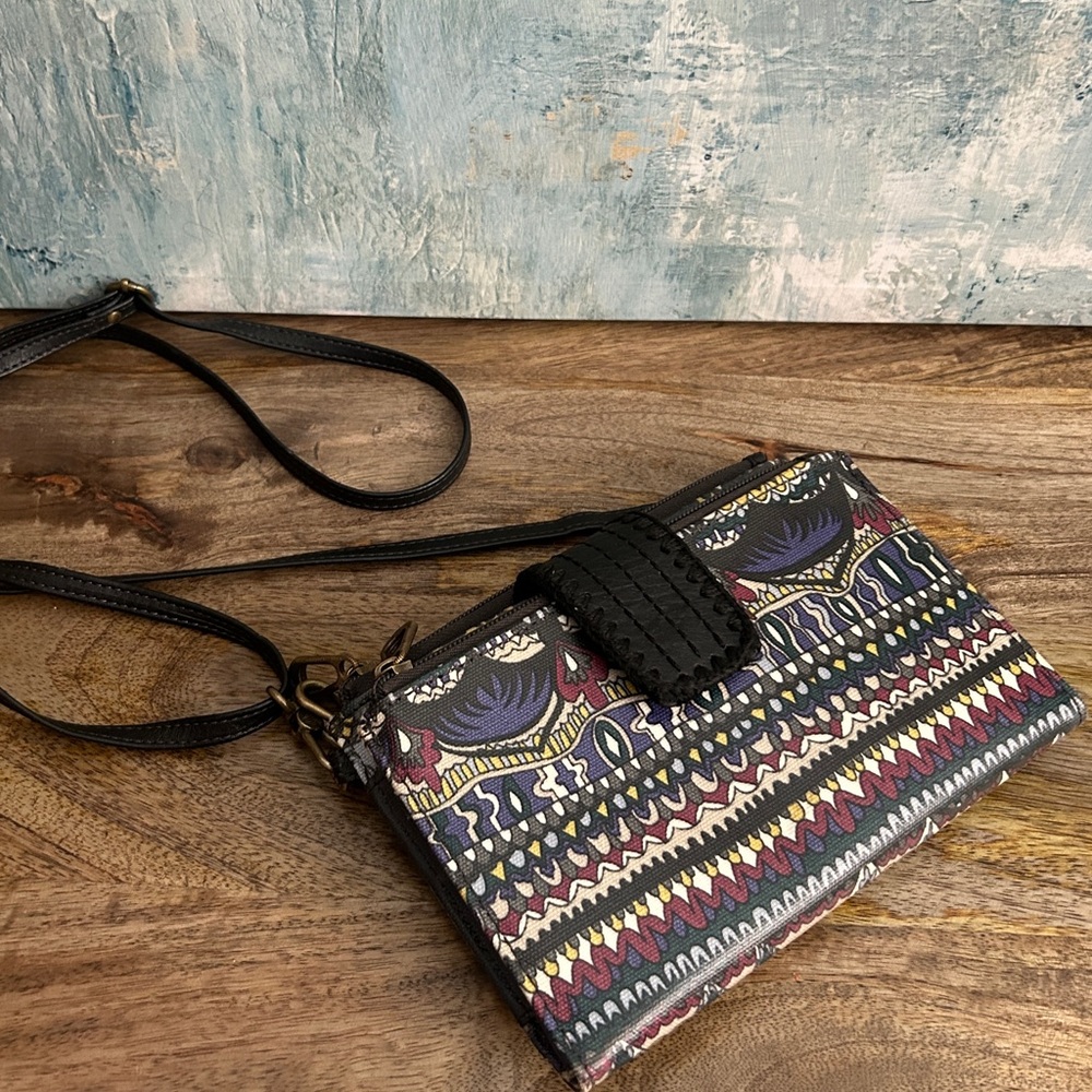SAKROOTS Crossbody Wallet